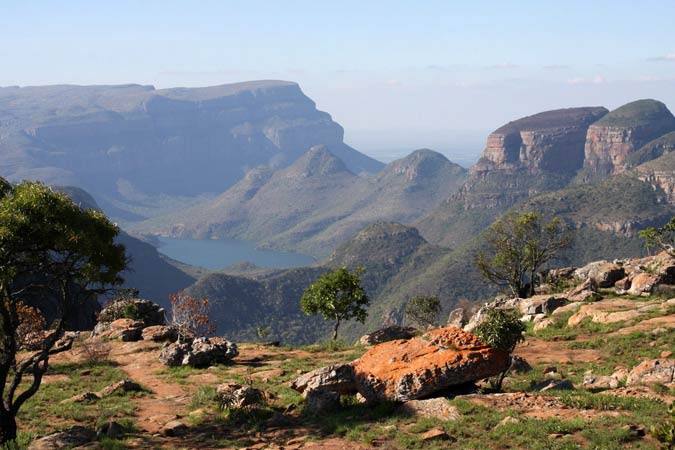 Le lac au fond du canyon