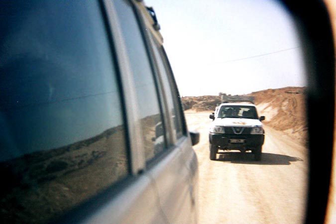 En 4X4 dans le désert tunisien.