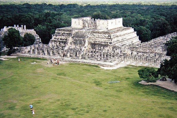 Chichen Itza, temple des guerriers.