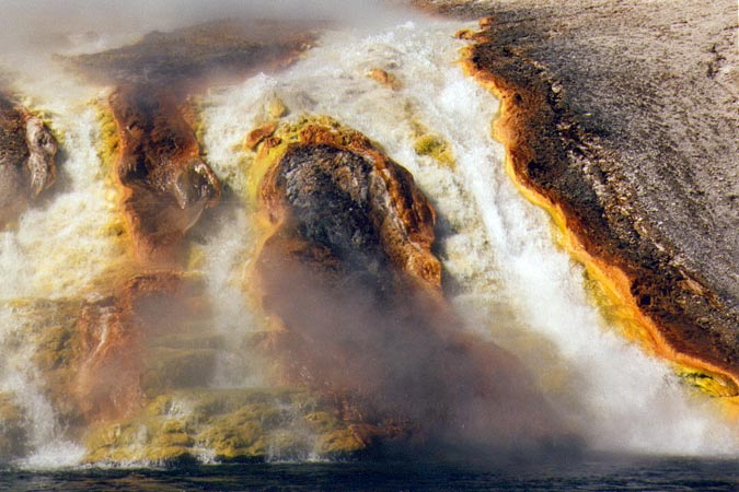 Cascade bouillonnante à Yellowstone.