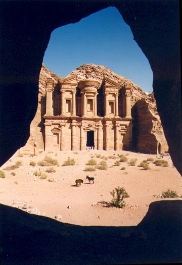 Le Deir, tout en haut de Petra.