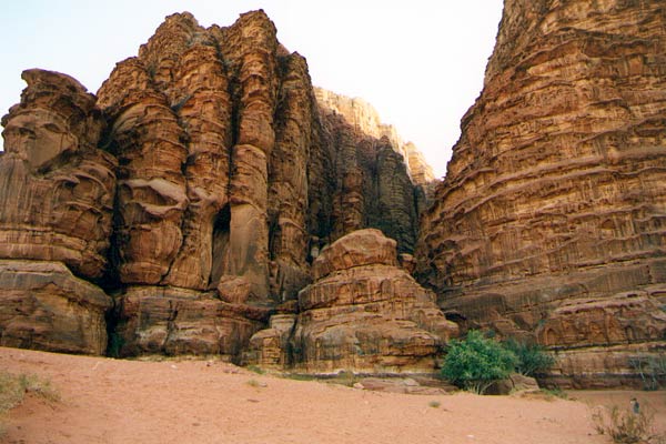 Solitude dans le désert du Wadi Rum.