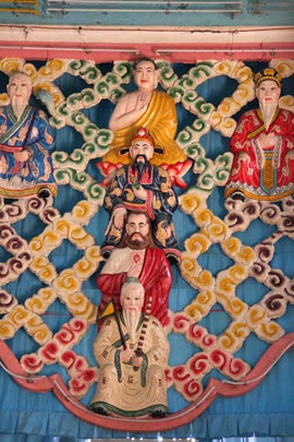 Bouddha, Confucius, Jésus-Christ et le génie du taoïsme.