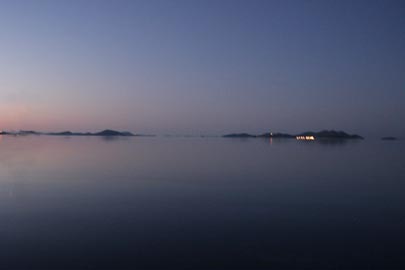Les lumières de l'île de Vrgada, au sud de Pasman. Les lumières de l'île de Vrgada, au sud de Pasman.