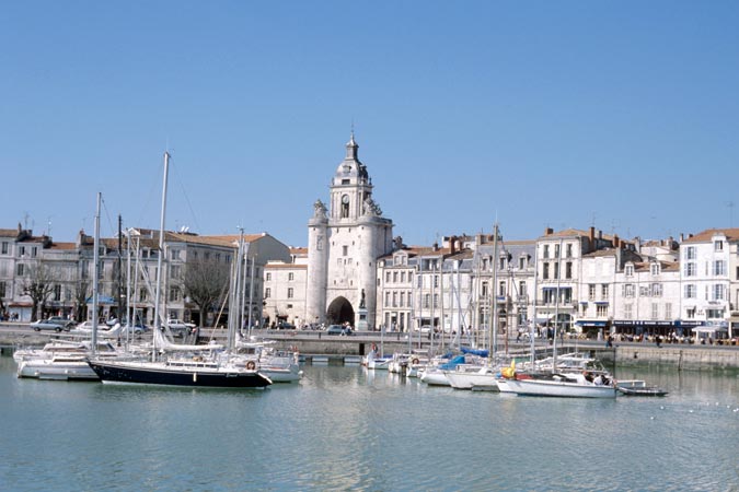 La grosse horloge du vieux port de la Rochelle.