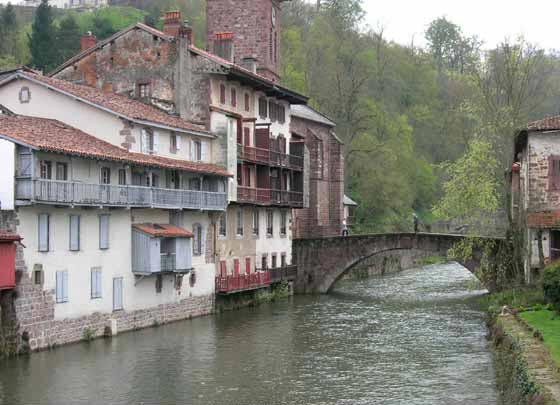 Petit pont sur la Nive.