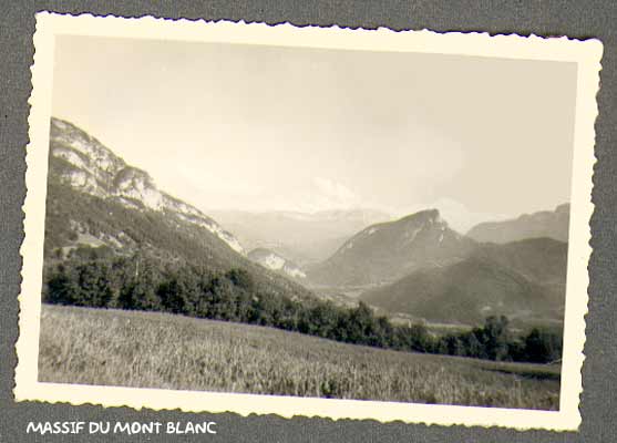 Au fond, le Mont Blanc.