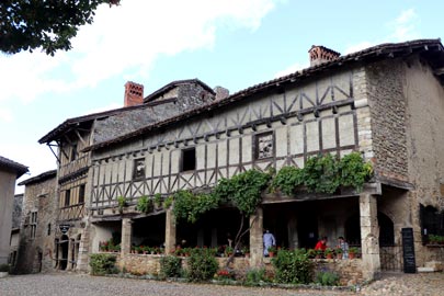 Pérouges