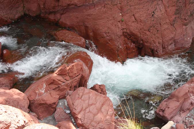 Les gorges. Les gorges.