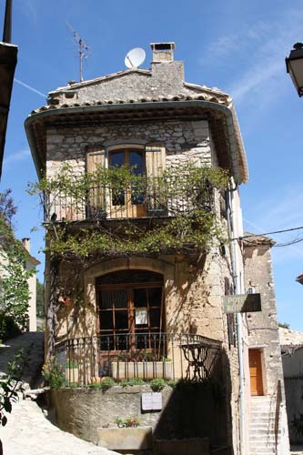 Vieille maison. Vieille maison.