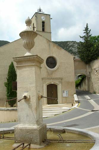 L'église. L'église.