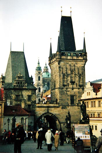 Au bout du pont Charles, Mala Strana. Au bout du pont Charles, Mala Strana.
