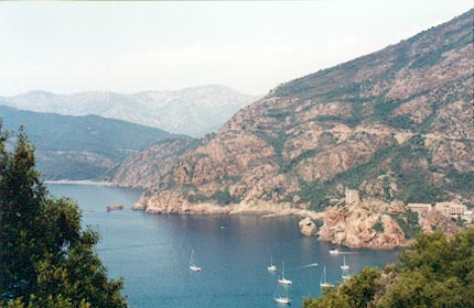 Le golfe de Porto et ses calanques couleur feu.