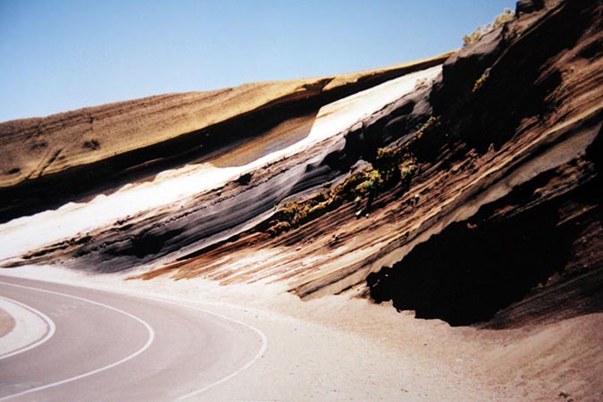 On peut voir la formation géologique de Tenerife, au détour de ce virage.